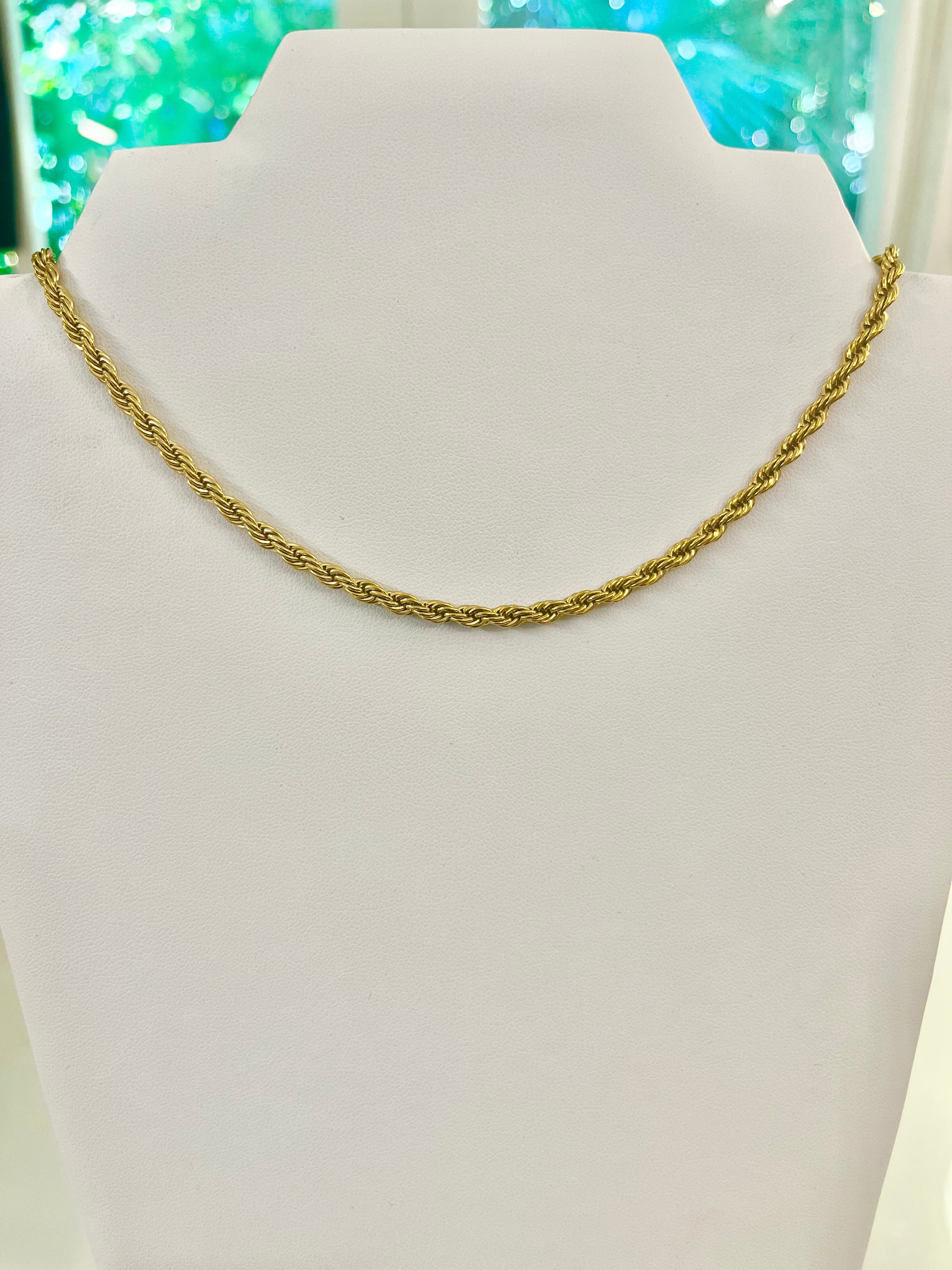 Gold rope chain