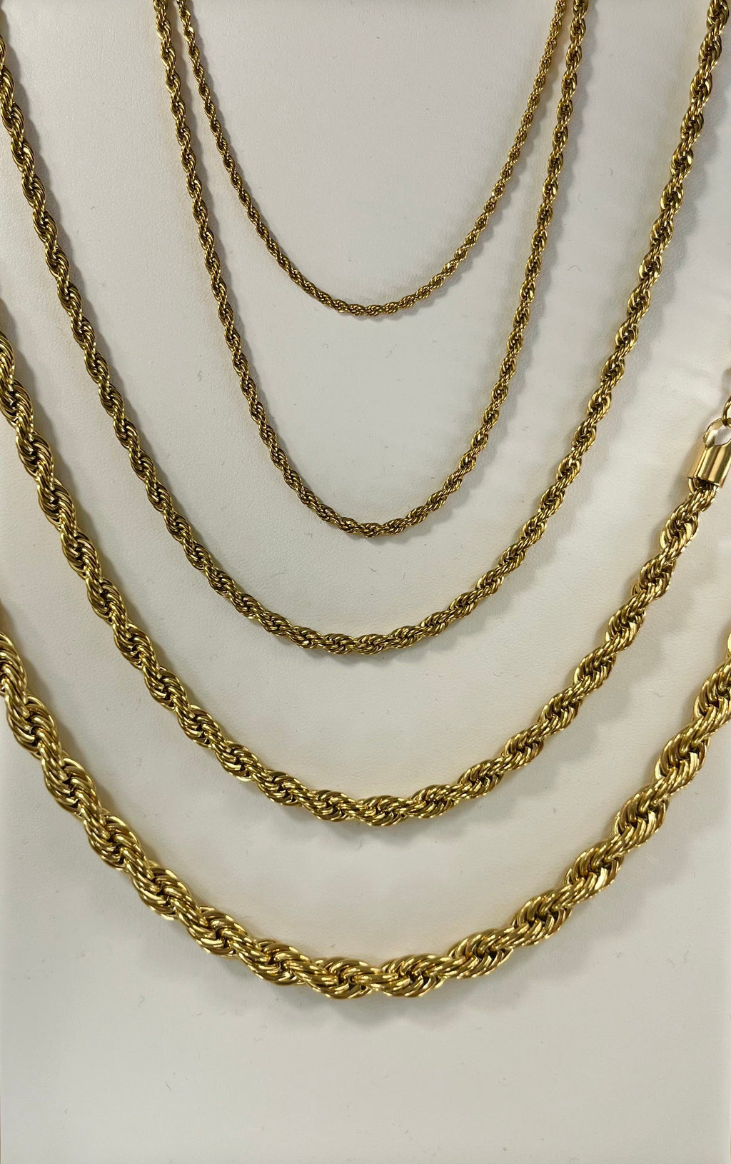 Gold rope chain