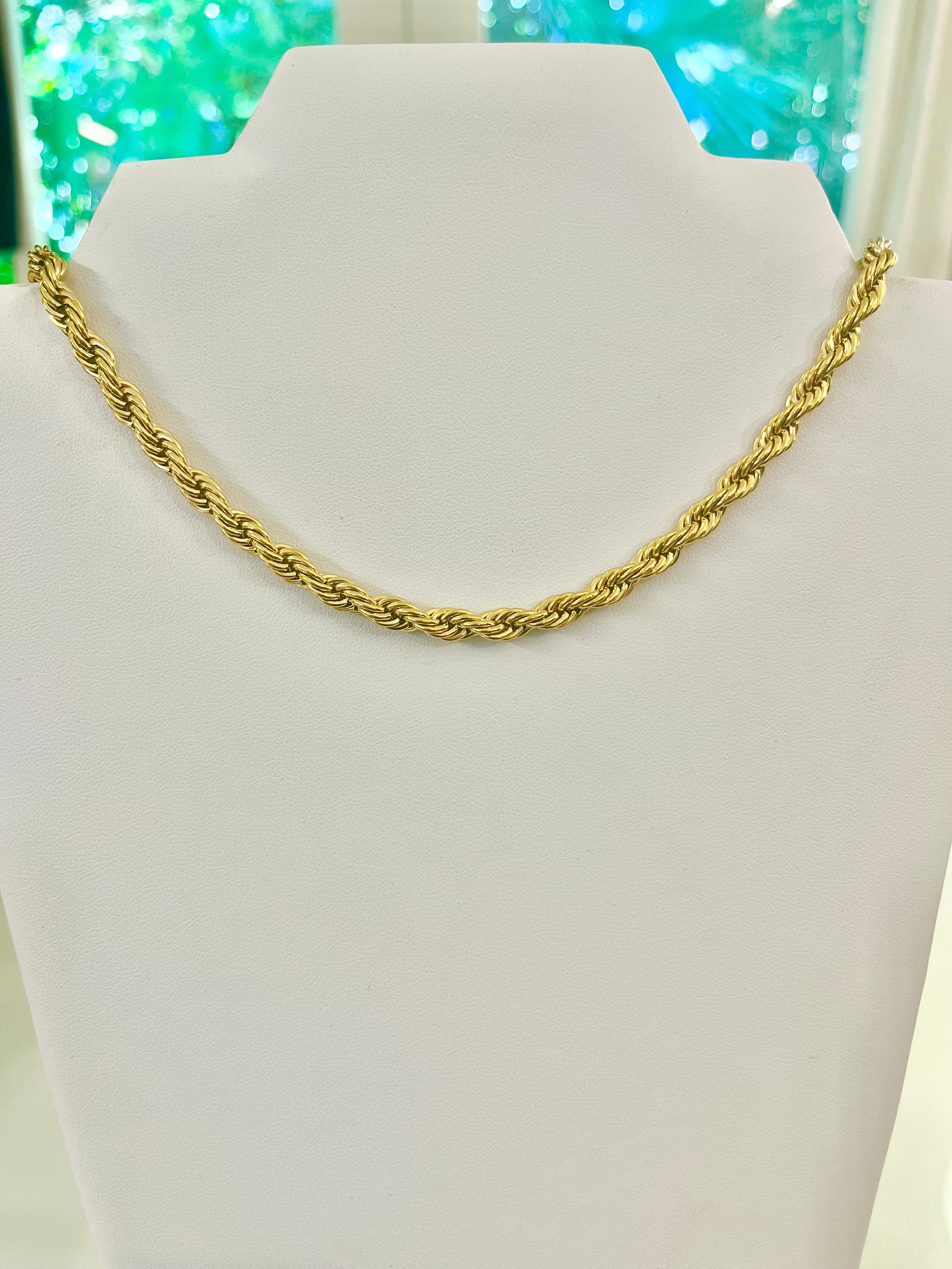 Gold rope chain