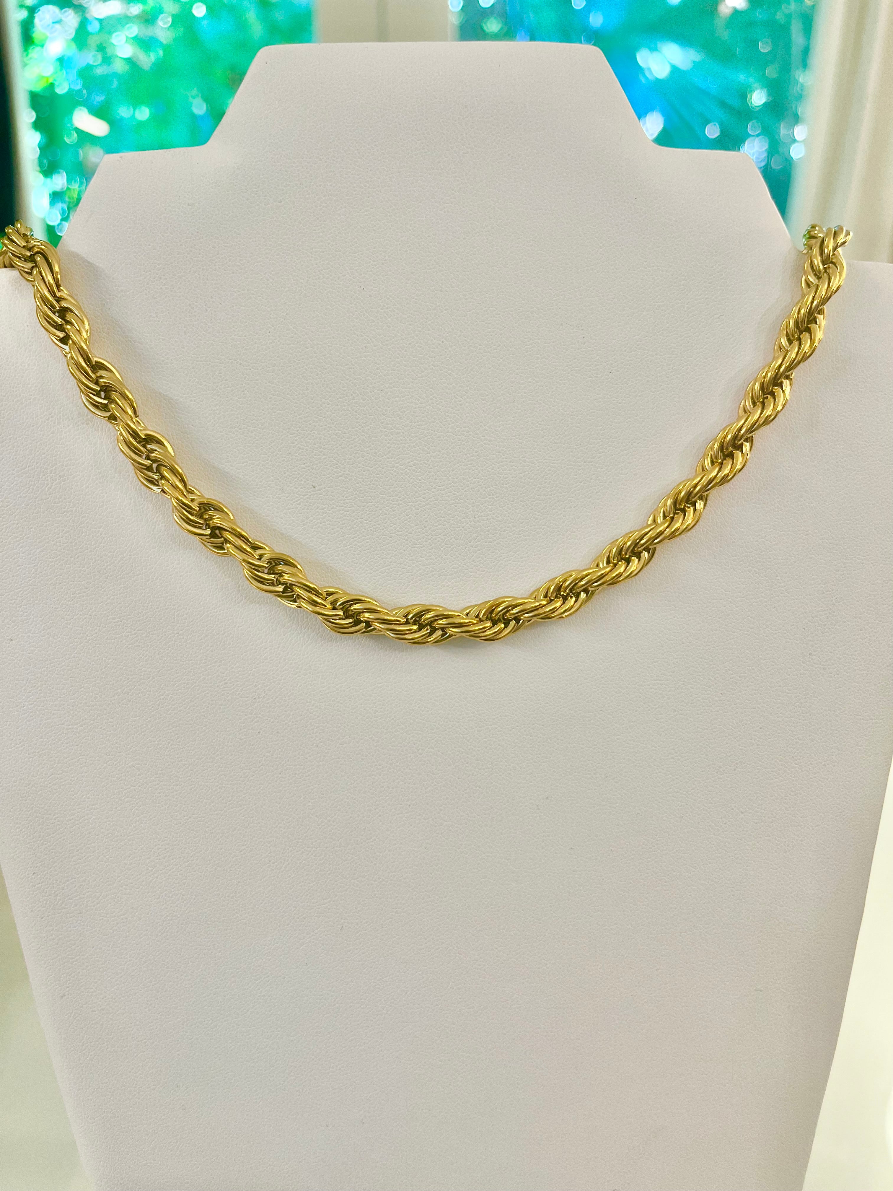 Gold rope chain